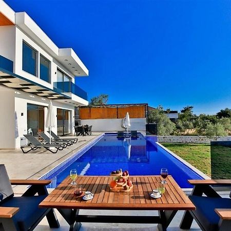 Villa Lycian-Kalkan 3 Bedroom-2 Jakuzzies-Sauna-Turkish Hamam-Huge Private Pool And Lovely Garden كاس المظهر الخارجي الصورة