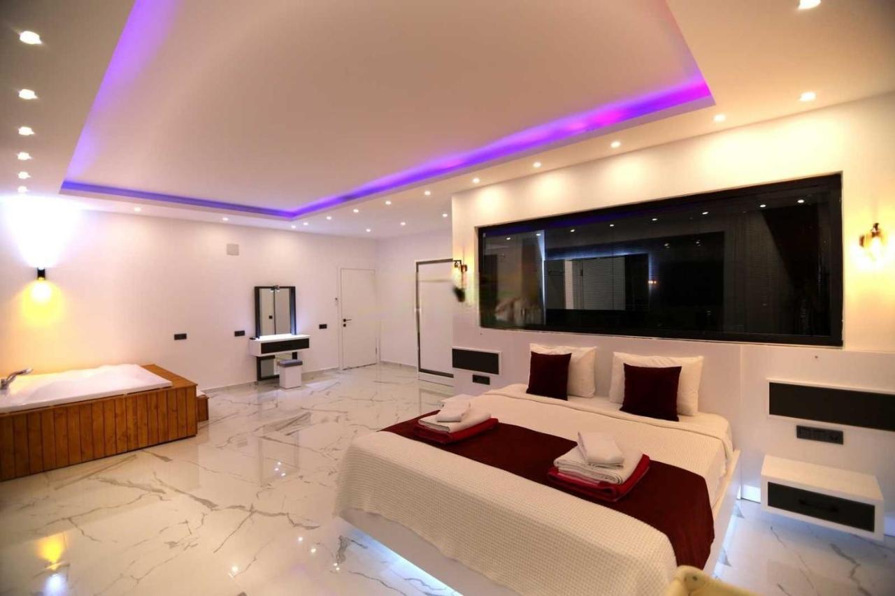 Villa Lycian-Kalkan 3 Bedroom-2 Jakuzzies-Sauna-Turkish Hamam-Huge Private Pool And Lovely Garden كاس المظهر الخارجي الصورة