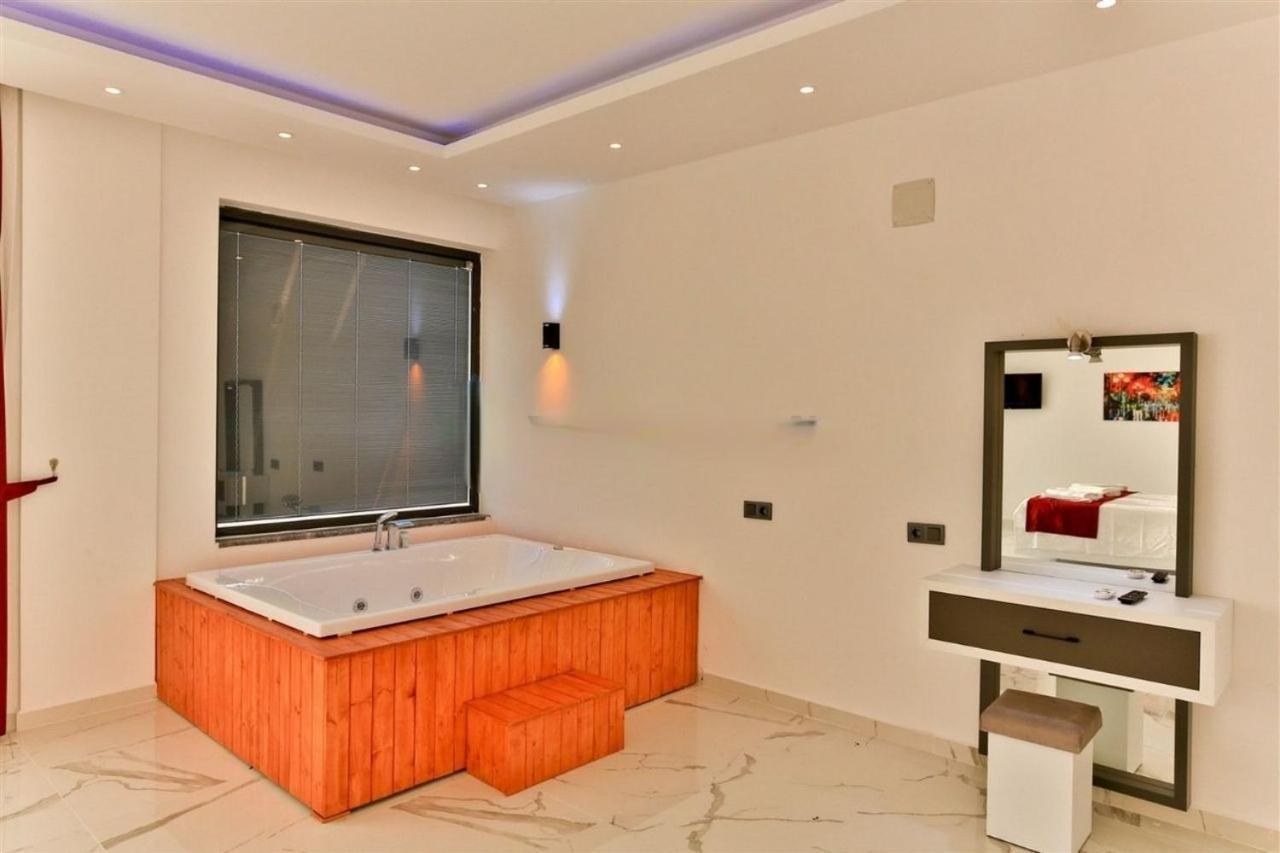 Villa Lycian-Kalkan 3 Bedroom-2 Jakuzzies-Sauna-Turkish Hamam-Huge Private Pool And Lovely Garden كاس المظهر الخارجي الصورة
