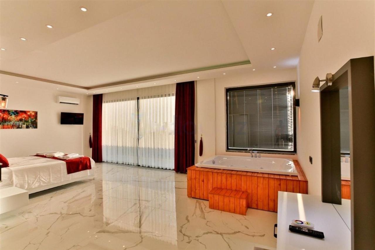 Villa Lycian-Kalkan 3 Bedroom-2 Jakuzzies-Sauna-Turkish Hamam-Huge Private Pool And Lovely Garden كاس المظهر الخارجي الصورة